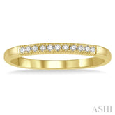 1/10 ctw 11 Stone Round Cut Diamond Wedding Band in 14K Yellow Gold
